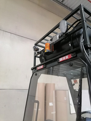 Chariot automoteur équipé de gyropare et de Blue Spot